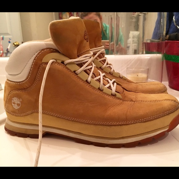 SOLD‼️ Men's Timberland Beige & White Boots