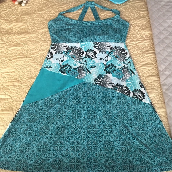 Athletic dresses with built in bra Outlet