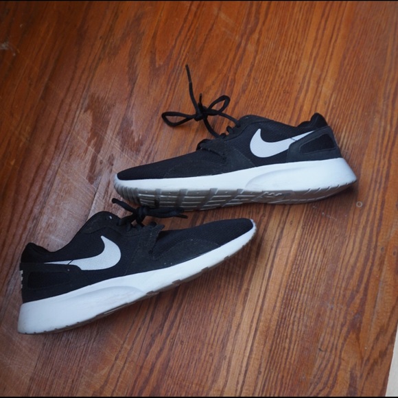 Nike Shoes - Nike Kaishi Sneakers