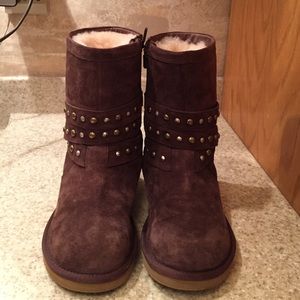 Brown ugg boots