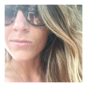 Meet your Posher, Janelle