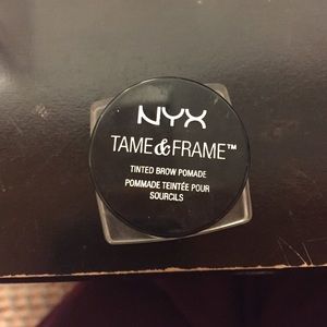 Nyx brow pomade