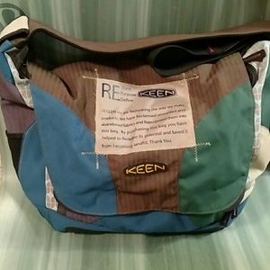 Keen laptop messenger bag