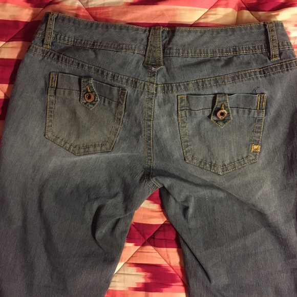 Unionbay Cropped Capri Style Dark Colored Jeans - Picture 3 of 4