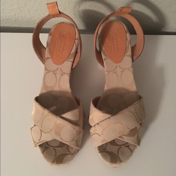Coach Henley Wedges sz 6.5 - Picture 1 of 3