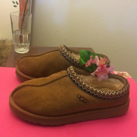 New comfortable warm ugs