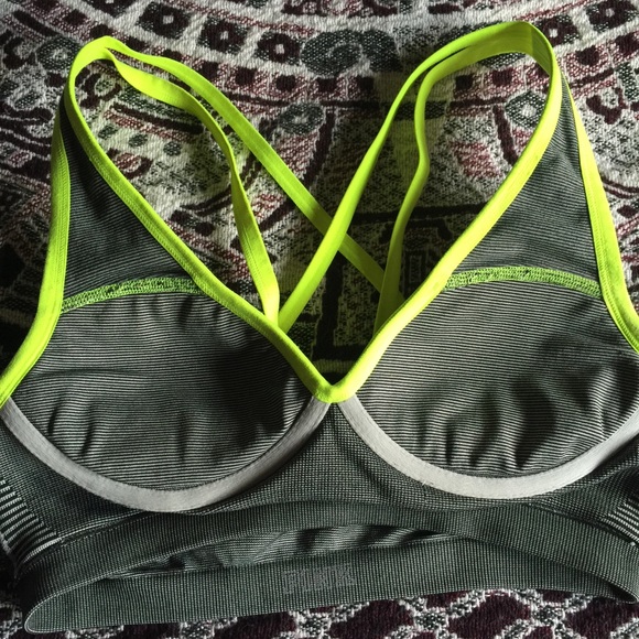 💥💥💥SOLD!💥💥💥sexy Push-up Sports Bra! - Picture 3 of 4
