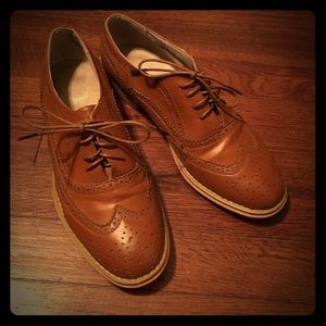 Brown lace up Oxford