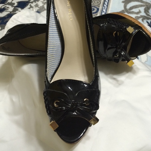 Nine West Black Peep-toe Shoes - Picture 5 of 8