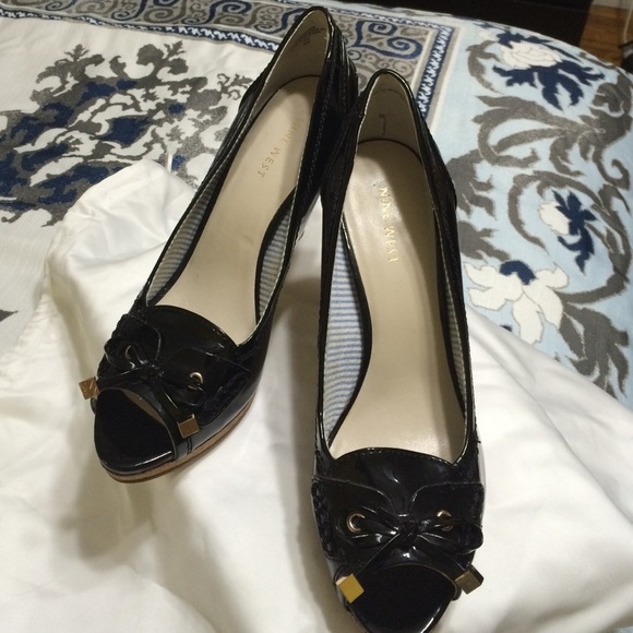 Nine West Black Peep-toe Shoes - Picture 3 of 8