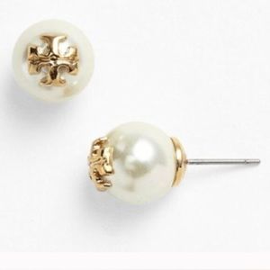 Evie Pearl earrings