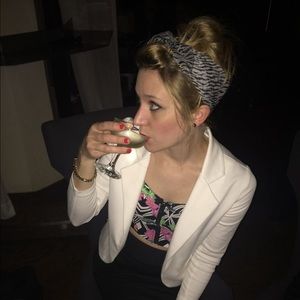 Meet your Posher, Caitlin