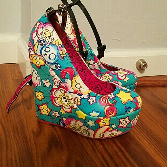 Iron Fist Over the Rainbow Wedges--Size 6