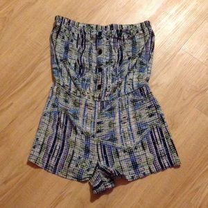 Forever 21 multicolored romper. Size small.