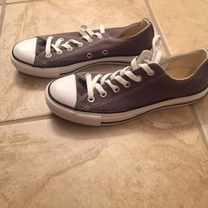 Converse tennis shoes