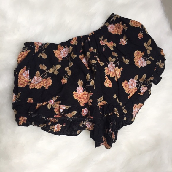 Brandy Melville vodi shorts