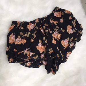 Brandy Melville vodi shorts