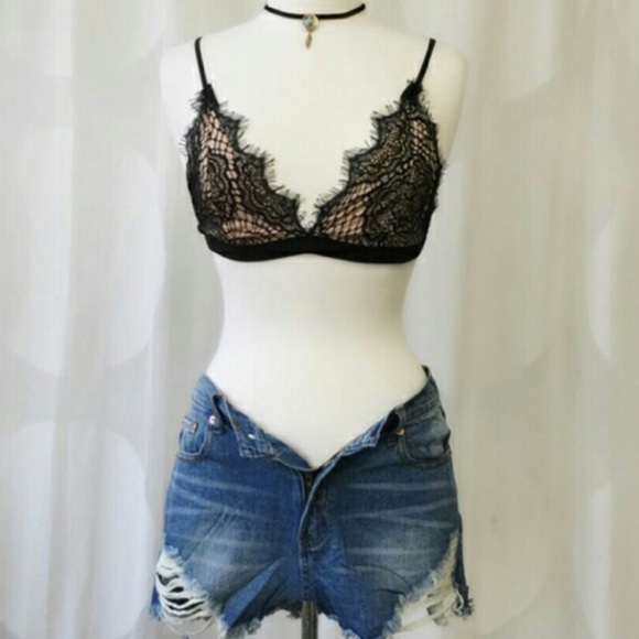 Destroyed/Shredded Denim Shorts w Exposed Pockets - Picture 2 of 8