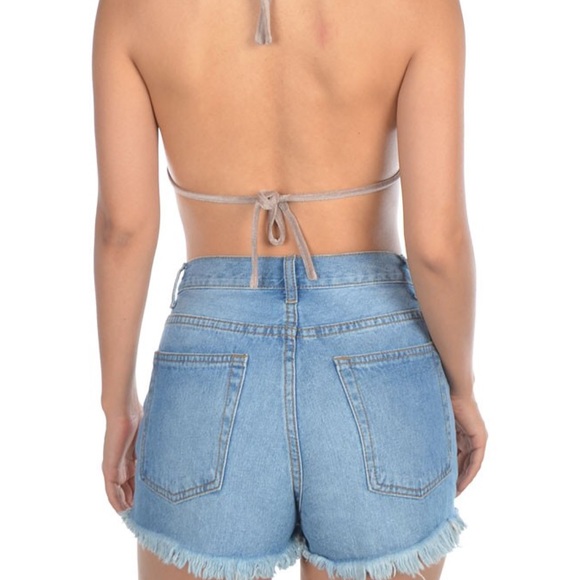 Destroyed/Shredded Denim Shorts w Exposed Pockets - Picture 5 of 8