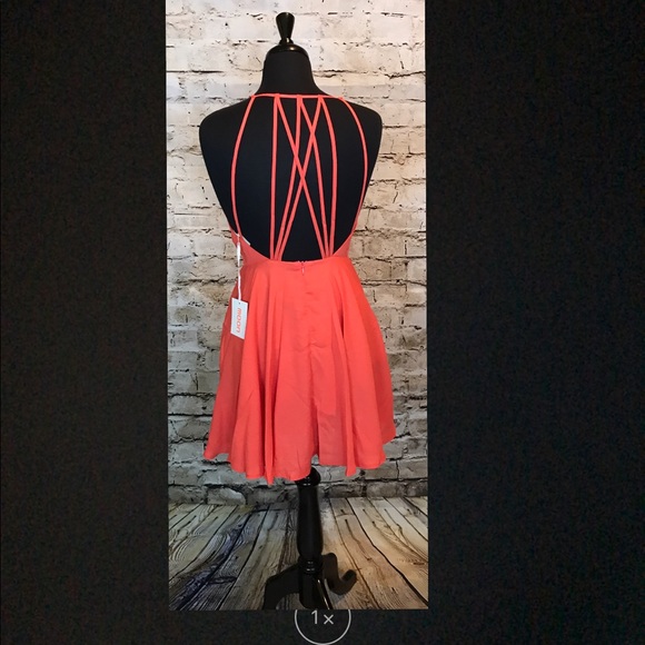 🎊🎊🎊HP🎊🎊🎊 NWT Coral Crisscross Back Dress - Picture 4 of 4