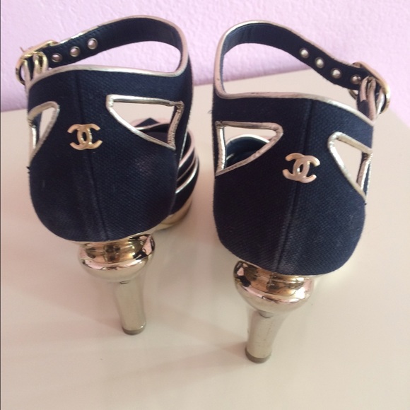 ❤️sold❤️Chanel CC heels