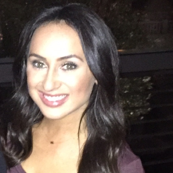 Meet your Posher, Dana