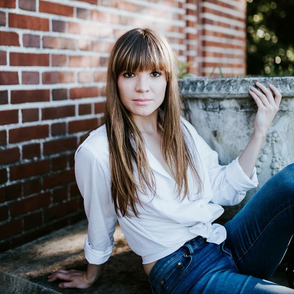 Meet your Posher, Ali - Picture 1 of 1