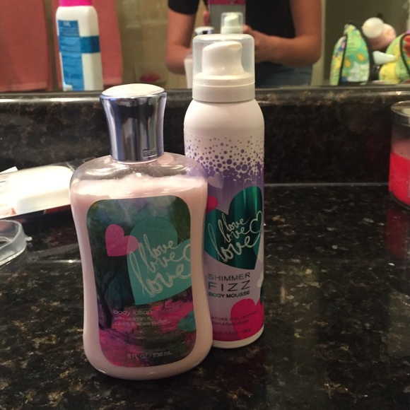 Lotion and shimmer fizz