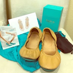 Tieks camel size 8
