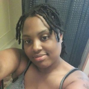 Meet your Posher, Iesha