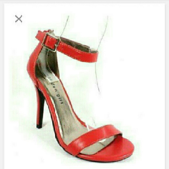 Red heels - Picture 2 of 3