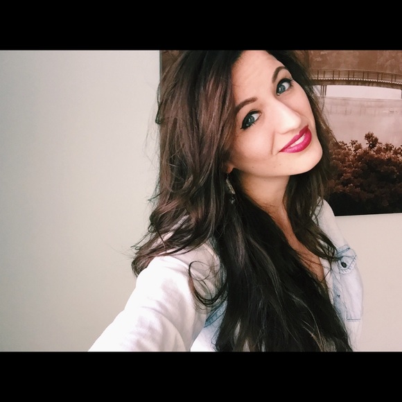 Meet your Posher, Stephanie