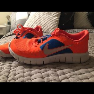 Nike Free size 6.5Youth LIKE NEW! Worn twice