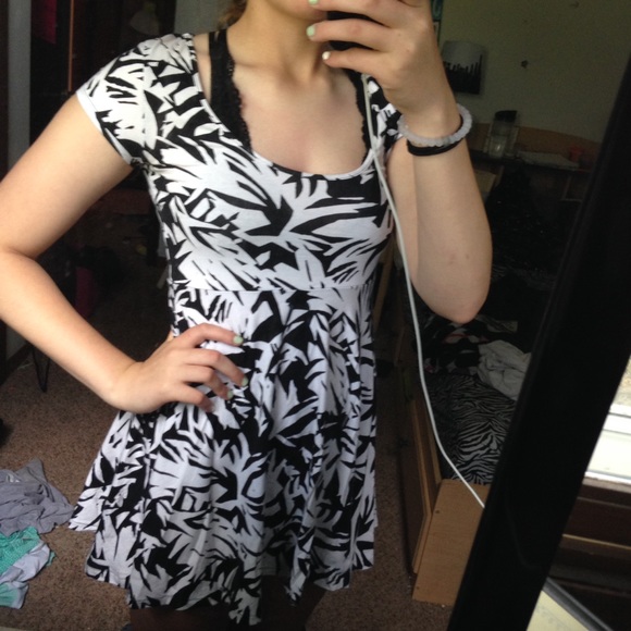 scoop neck dress