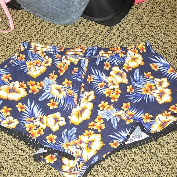 Pink by Victoria's Secret tropic print shorts