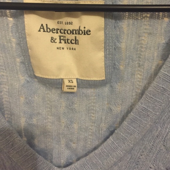 XS Abercrombie knit sweater - Picture 3 of 3
