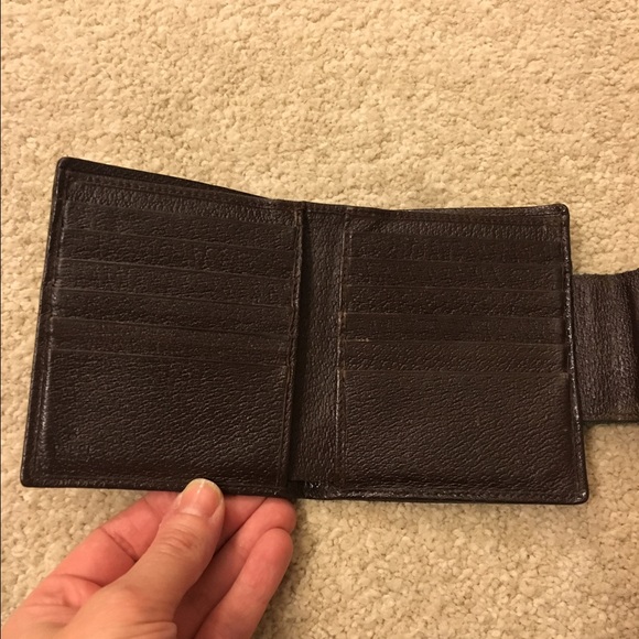 SOLD!  Authentic Gucci wallet - Picture 2 of 4
