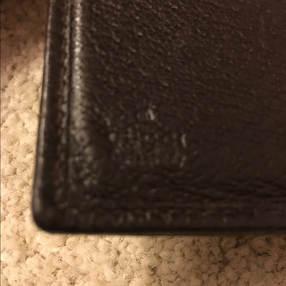 SOLD!  Authentic Gucci wallet - Picture 4 of 4