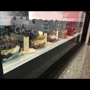 Meet your Posher, Senise