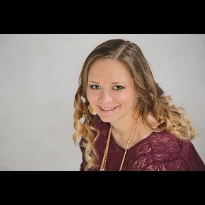 Meet your Posher, Abbey