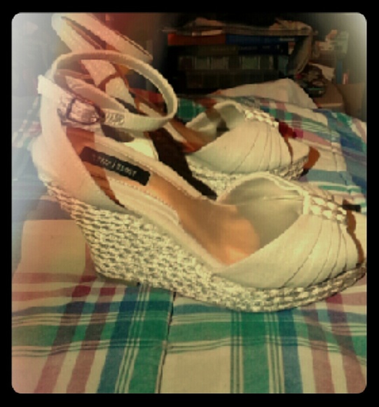 size 9.5 White House Black Market Wedge Sandals