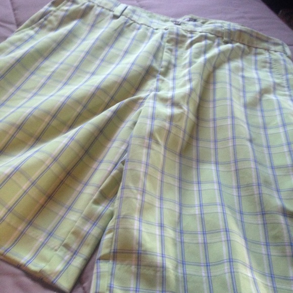 Mens golf shorts