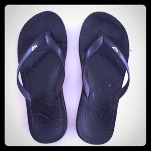 Used Roxy flip flops