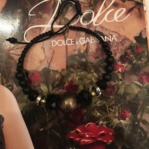 Handmade beaded bracelet in black and gold