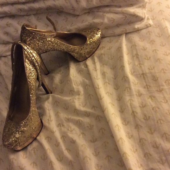 Gold glitter heels - Picture 1 of 3