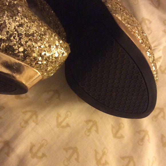Gold glitter heels - Picture 2 of 3