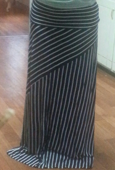 Maxi skirt - Picture 1 of 3