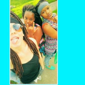 Meet your Posher, Rayne