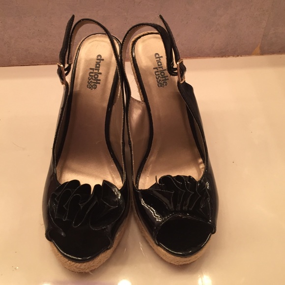 Black wedges