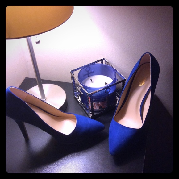 Pointed toe heels - Picture 1 of 2